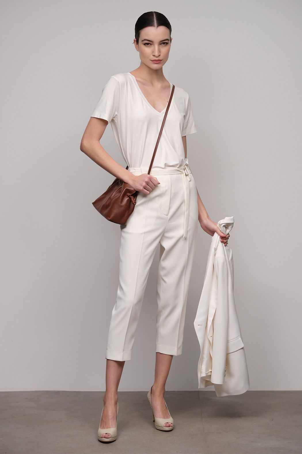 T-Shirt Decote V Off White Edna