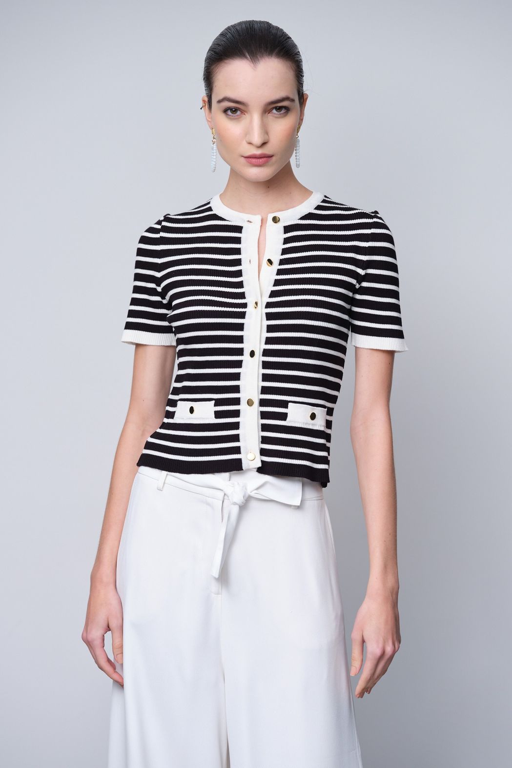 Blusa Listrada Preta e Off White Dolores
