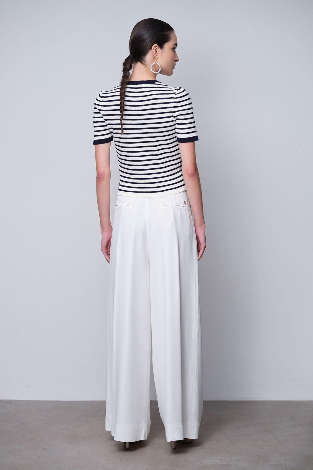 Blusa Listrada Off White e Marinho Dolores
