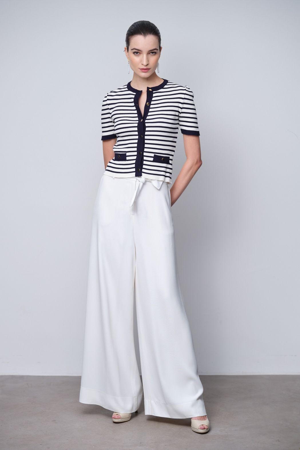 Blusa Listrada Off White e Marinho Dolores