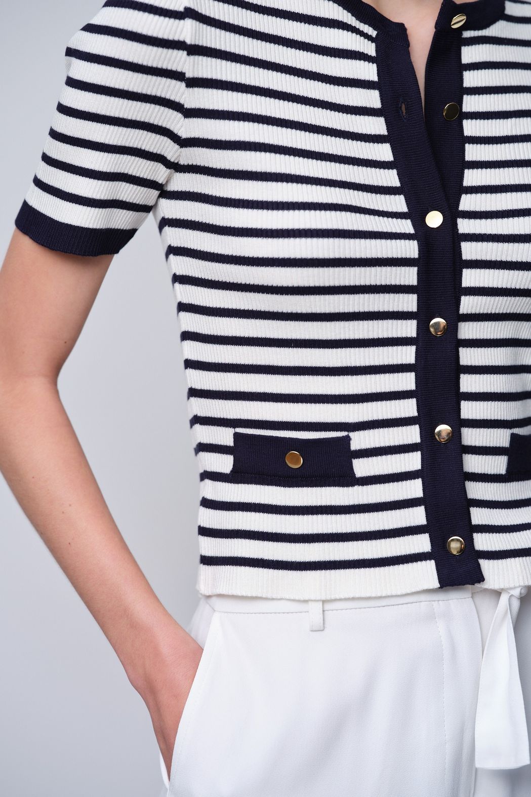 Blusa Listrada Off White e Marinho Dolores
