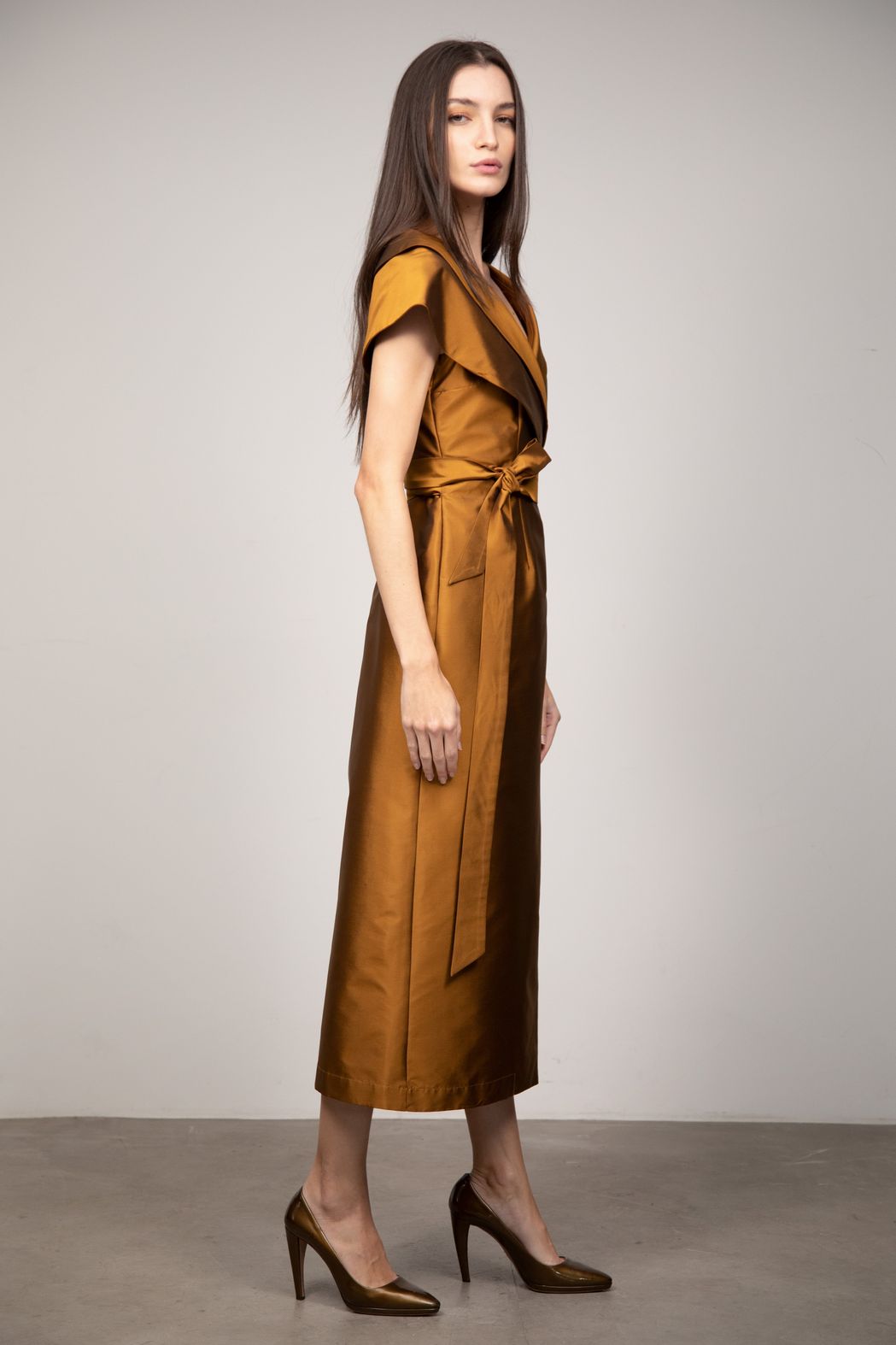Vestido Tafetá Dourado Manuela