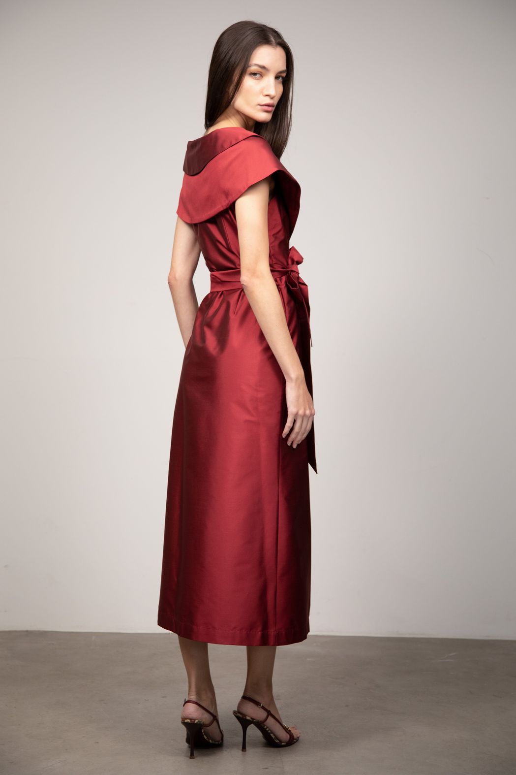 Vestido Tafetá Marsala Manuela