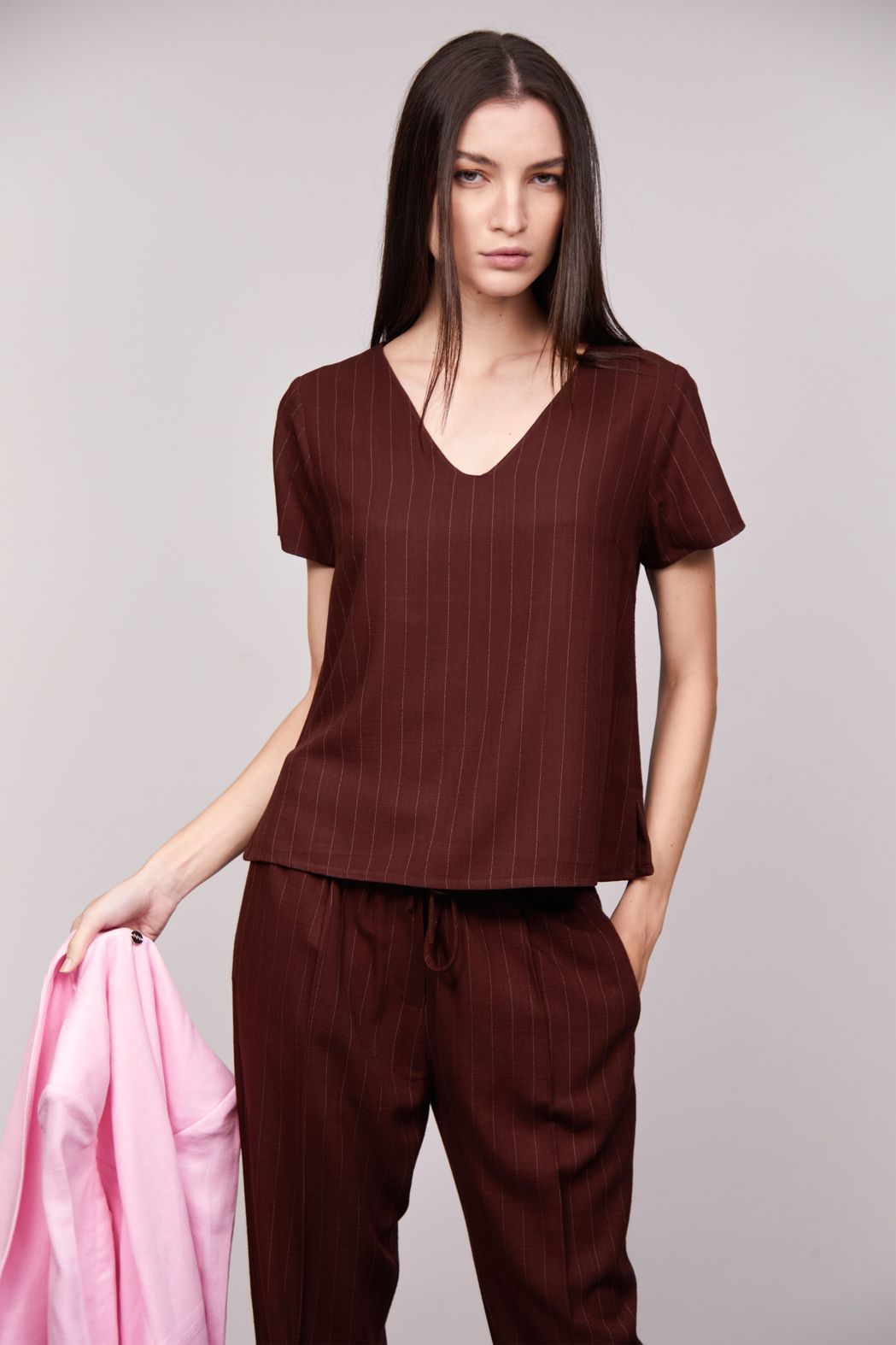 Blusa Risca de Giz Marrom Lucia
