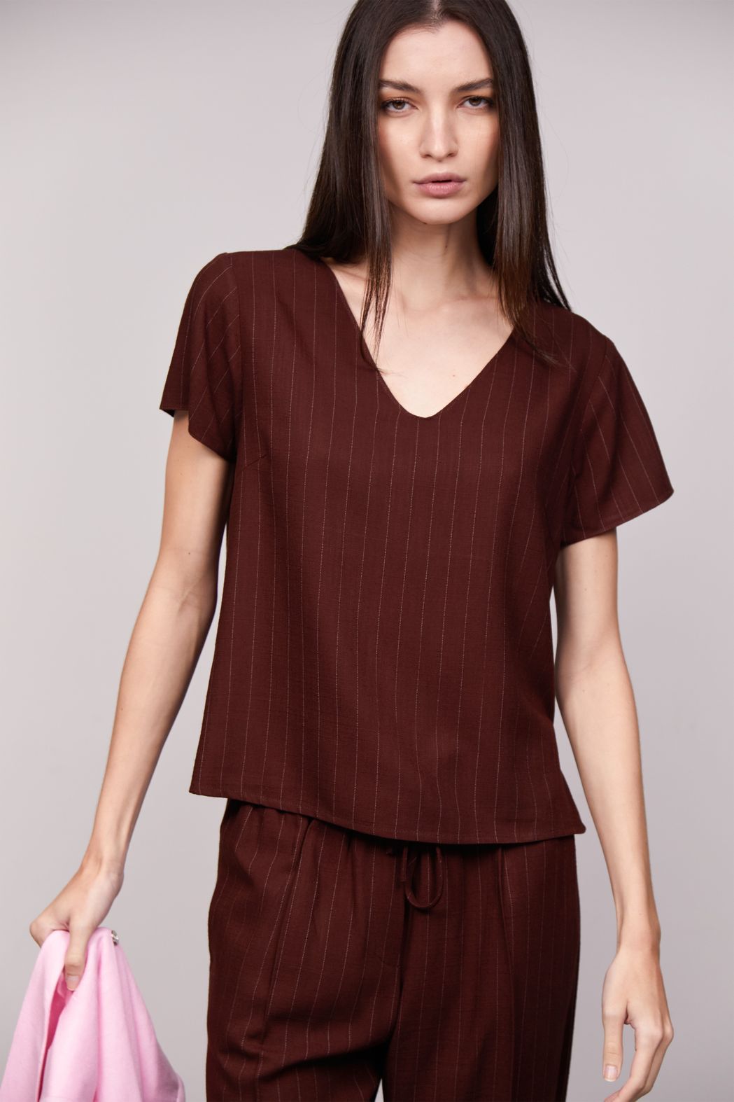 Blusa Risca de Giz Marrom Lucia