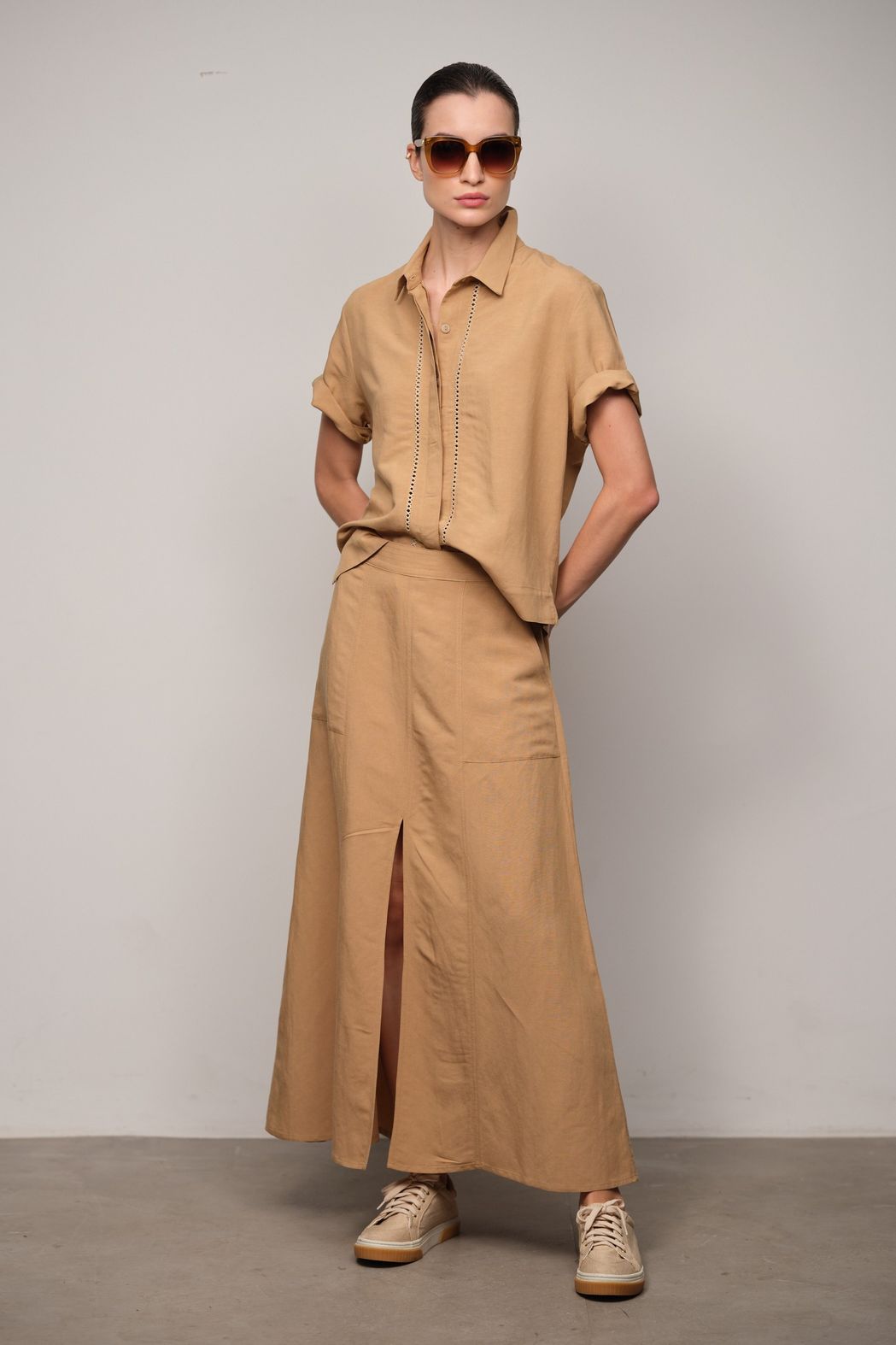 Saia Midi em Viscolinho Camel Andressa