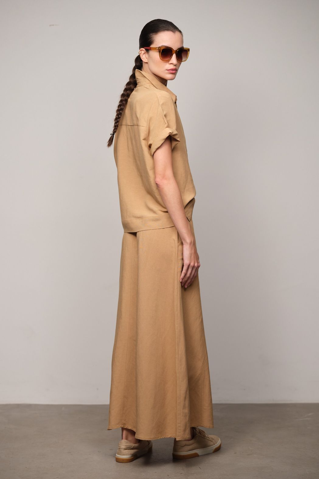 Saia Midi em Viscolinho Camel Andressa