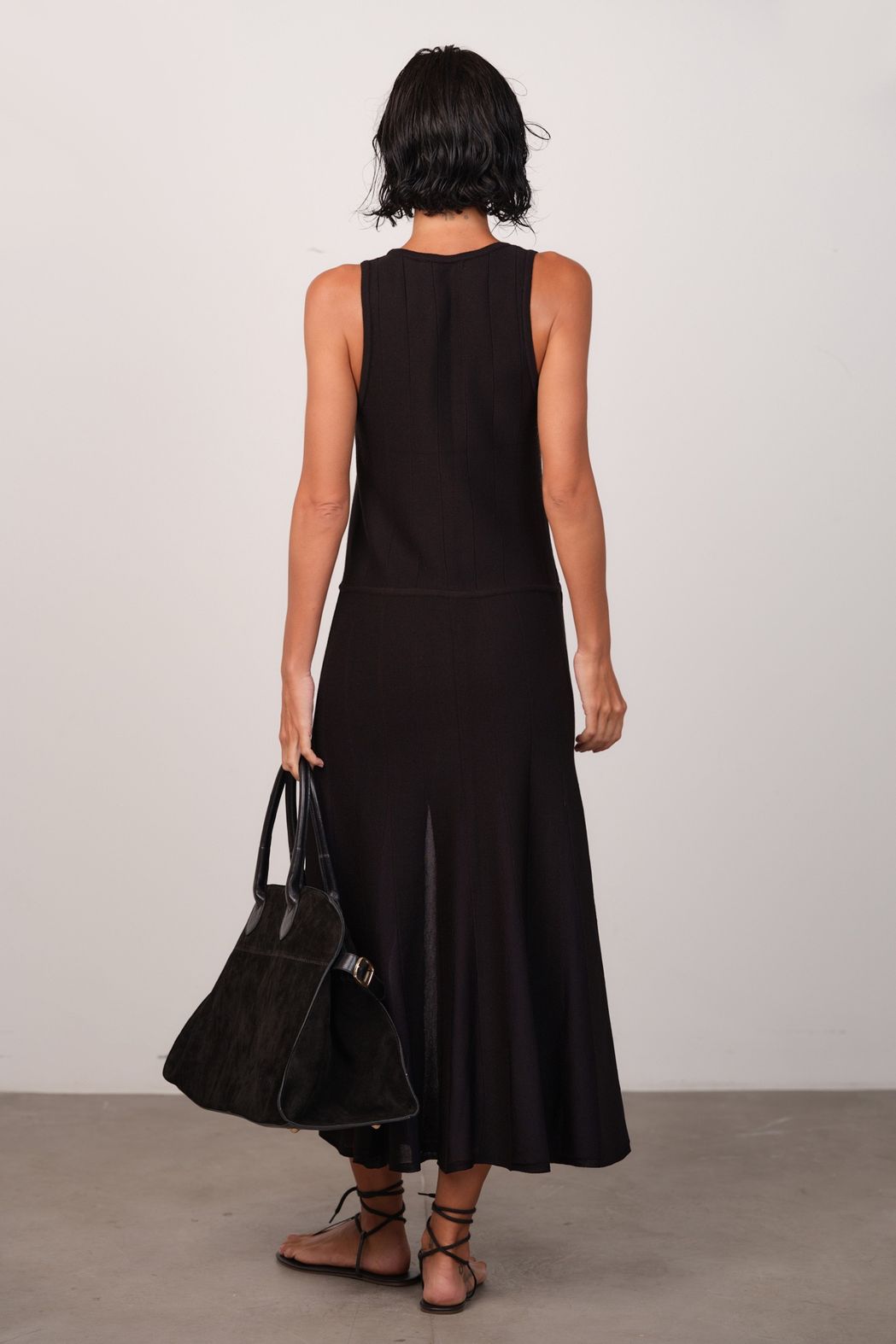 Vestido Midi de Tricot Preto Alice