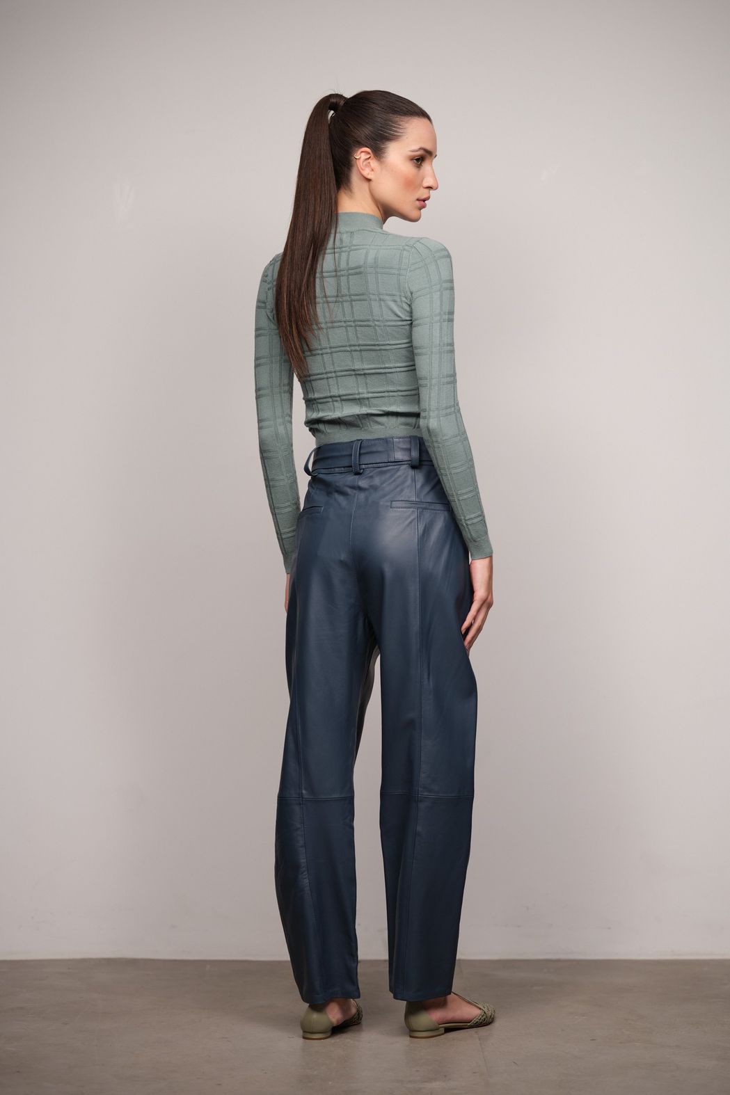 Calça Couro  Pelica Petróleo Valentina