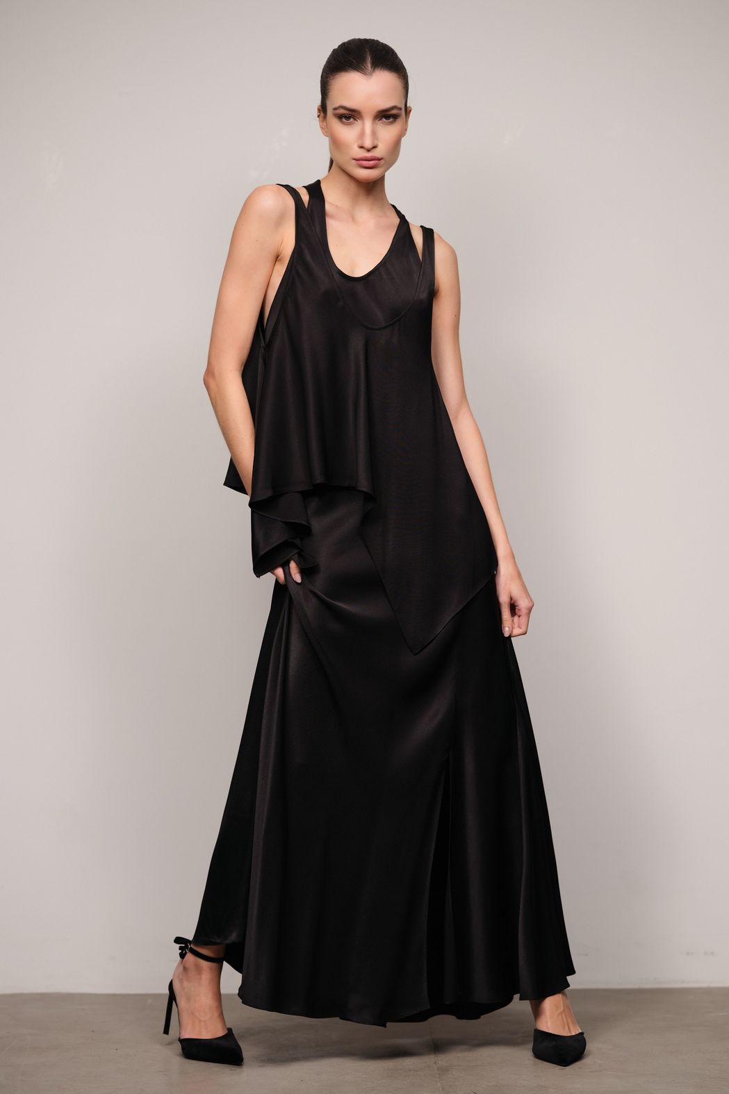 Vestido Crepe  Acetinado Preto Helena