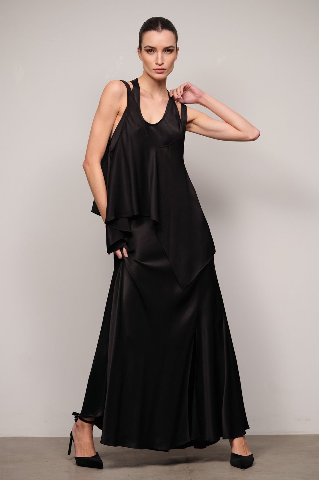 Vestido Crepe  Acetinado Preto Helena