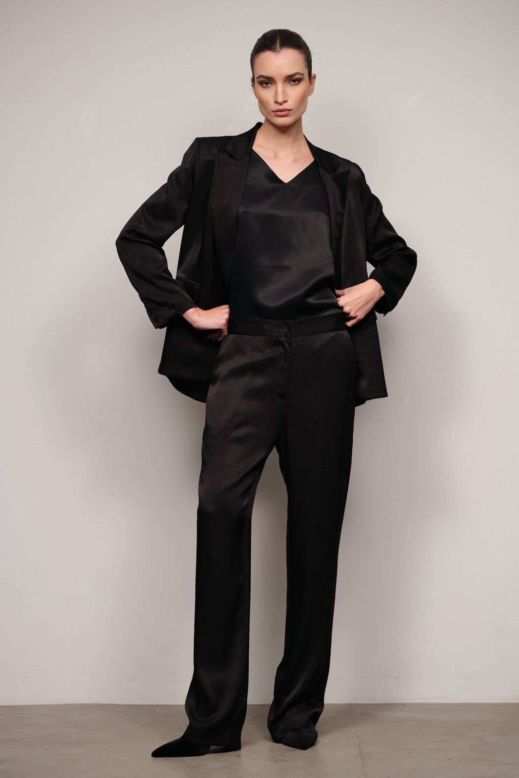 Blazer Crepe Acetinado Preto Helena