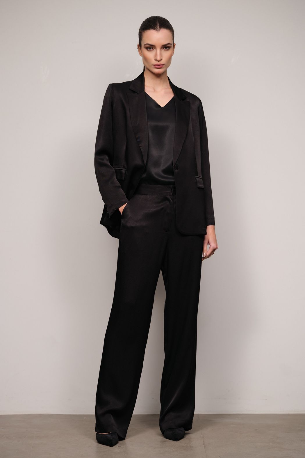 Blazer Crepe Acetinado Preto Helena