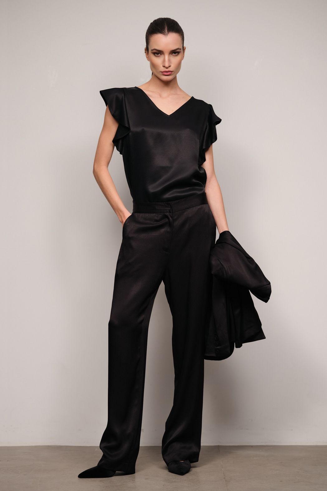 Calça Crepe Acetinado Preto Helena