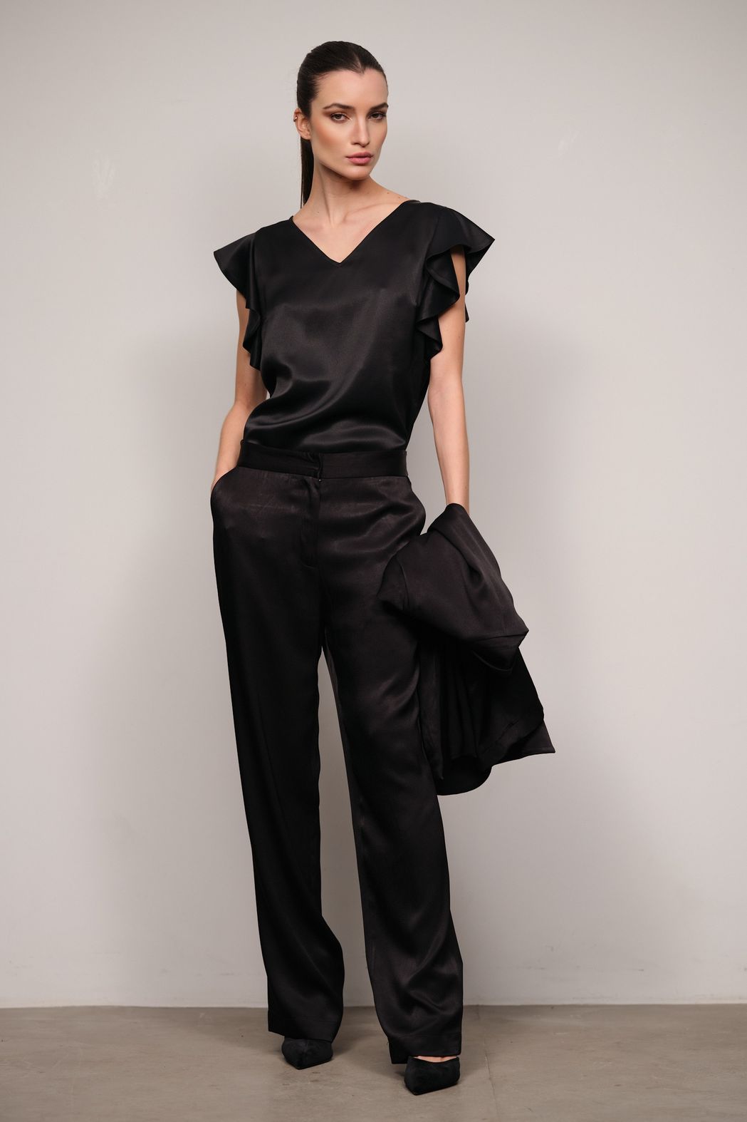 Calça Crepe Acetinado Preto Helena