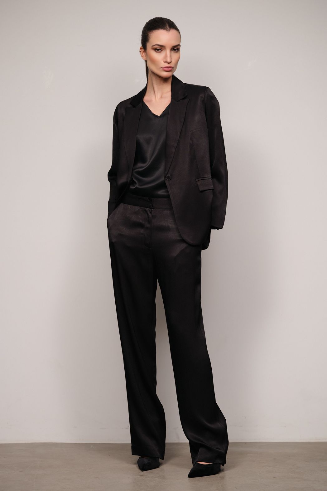 Calça Crepe Acetinado Preto Helena