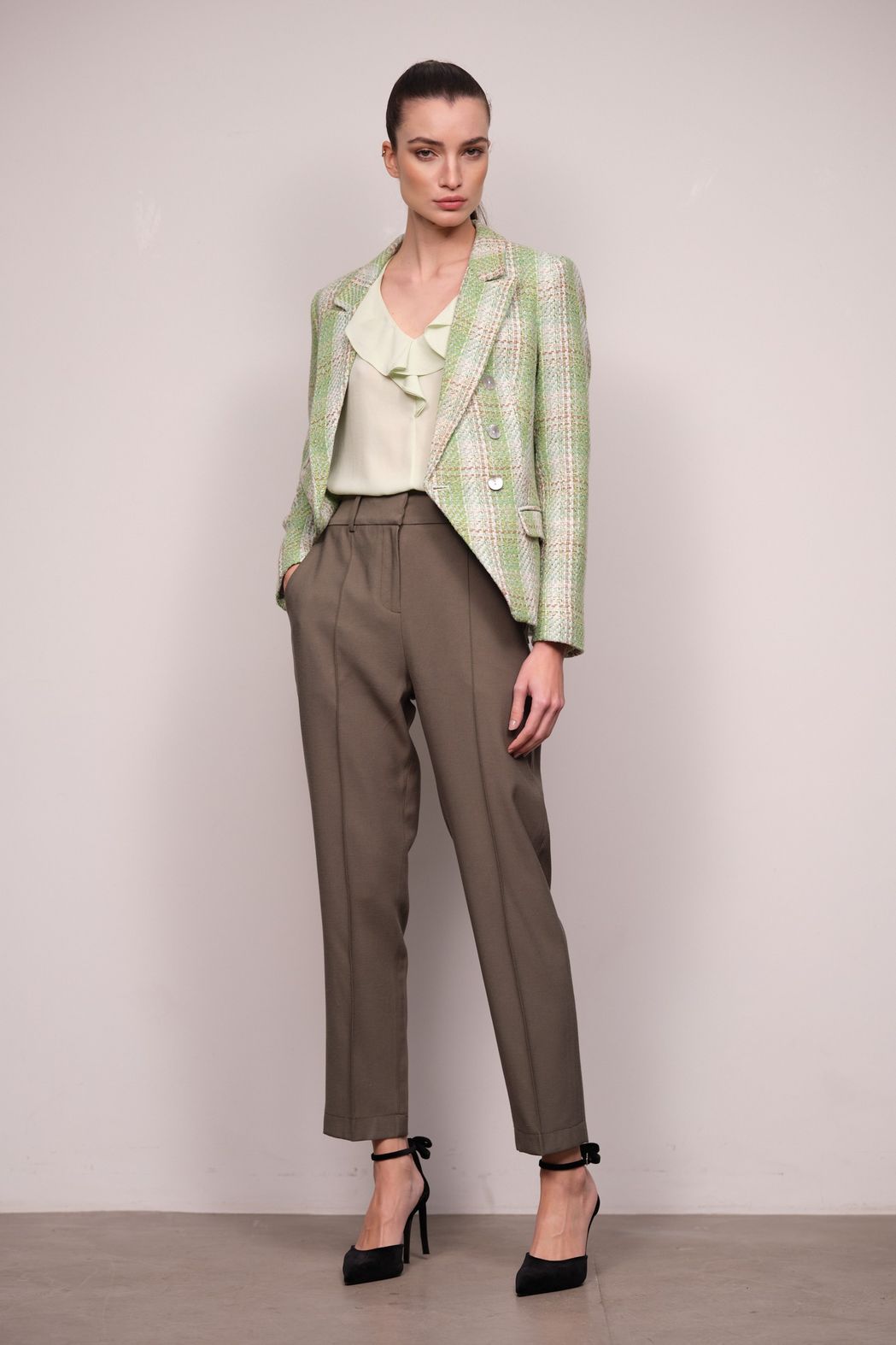 Calça Reta Alfaiataria  Viscolinho Verde Maitê