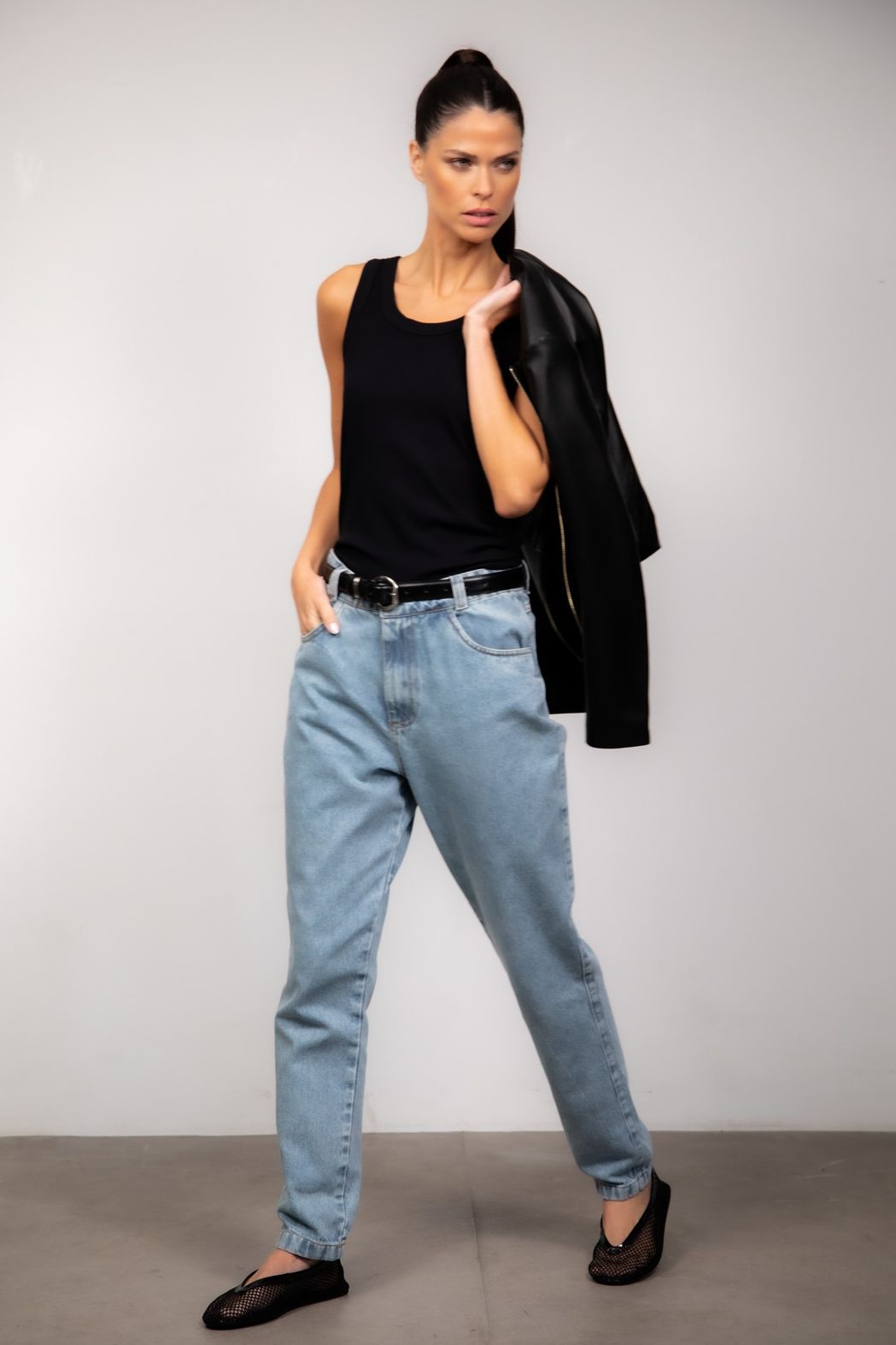 Cinto em Couro com Fivela em Metal Preto Carla