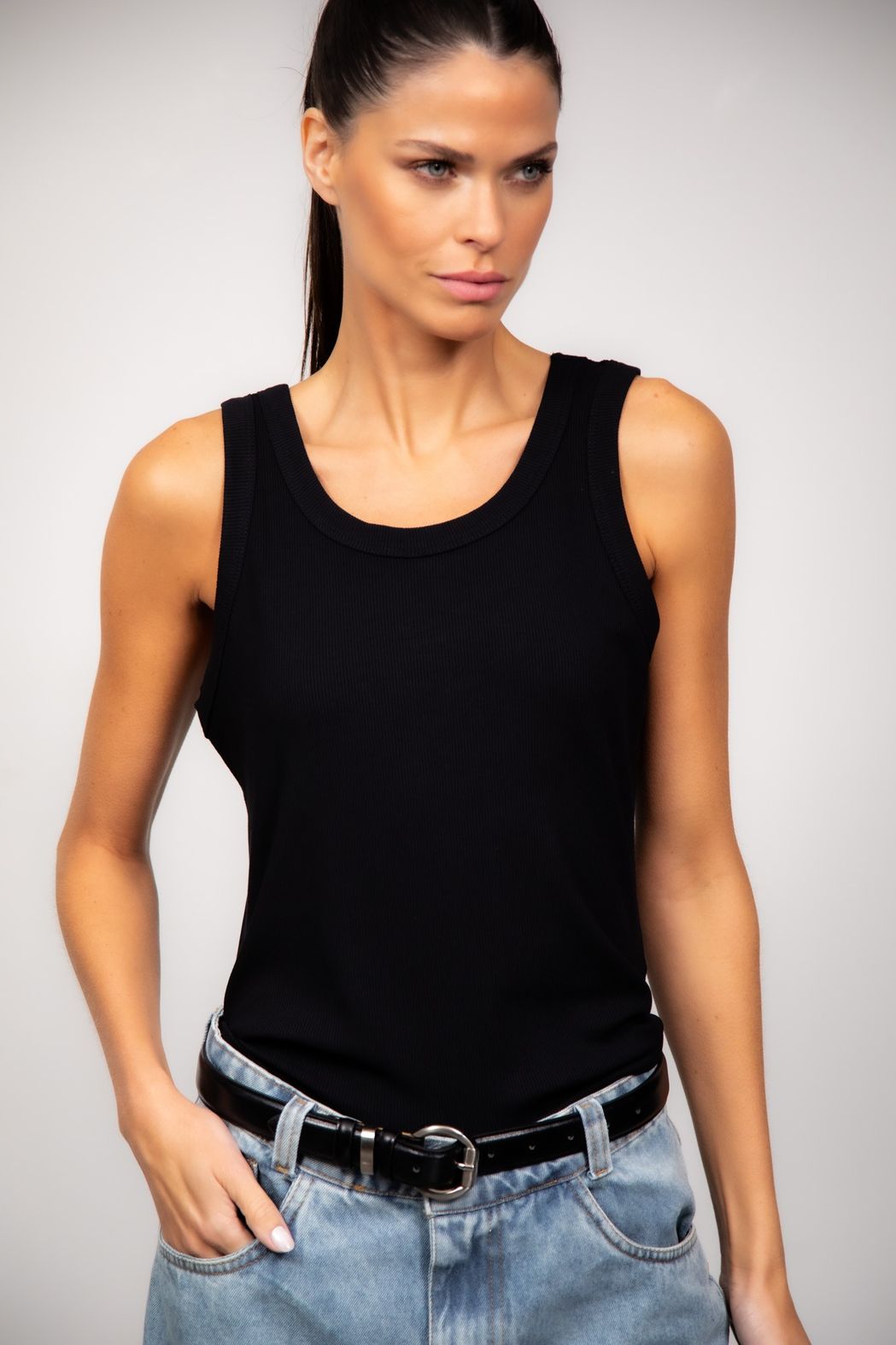 Cinto em Couro com Fivela em Metal Preto Carla