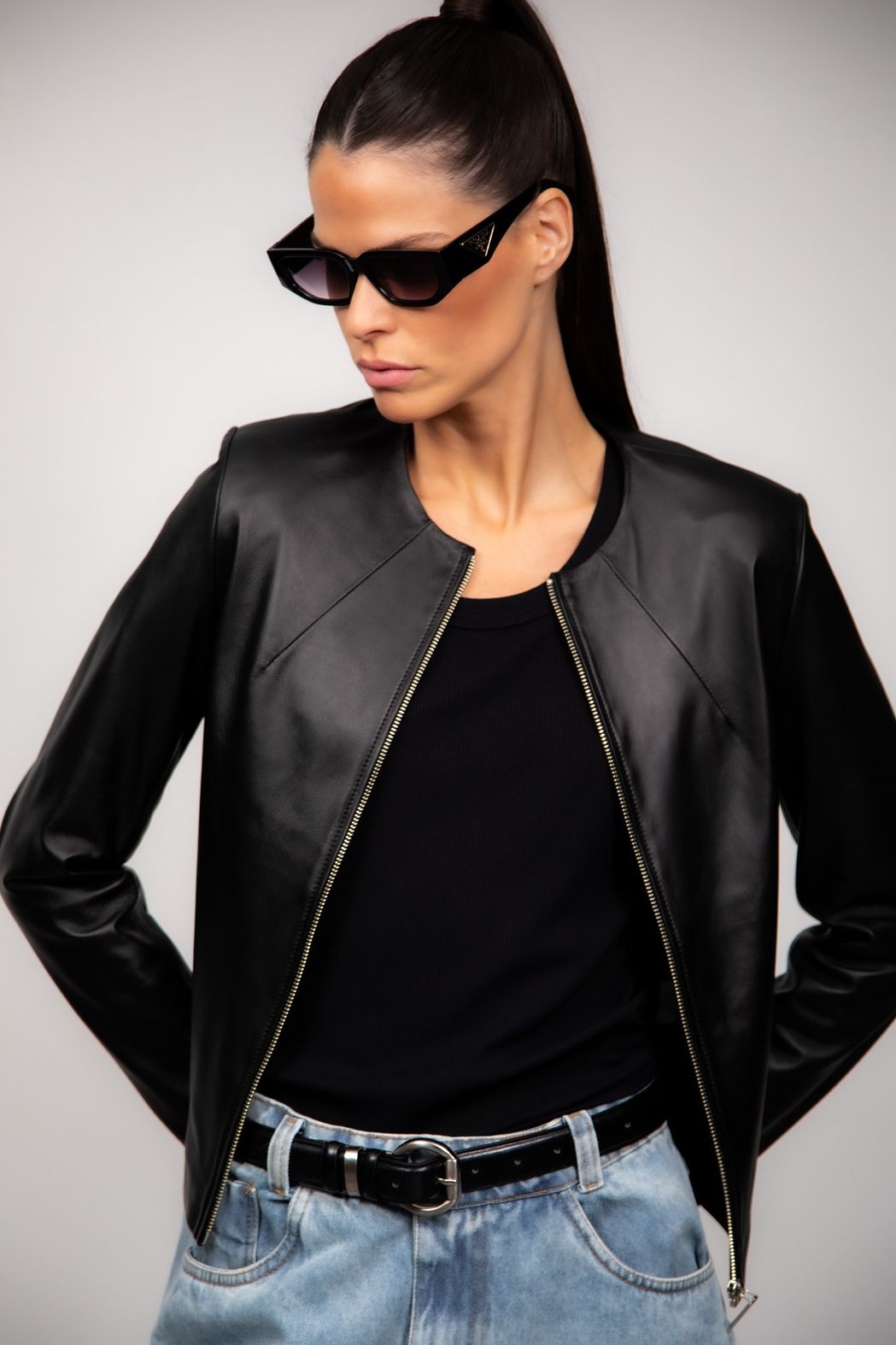 Cinto em Couro com Fivela em Metal Preto Carla