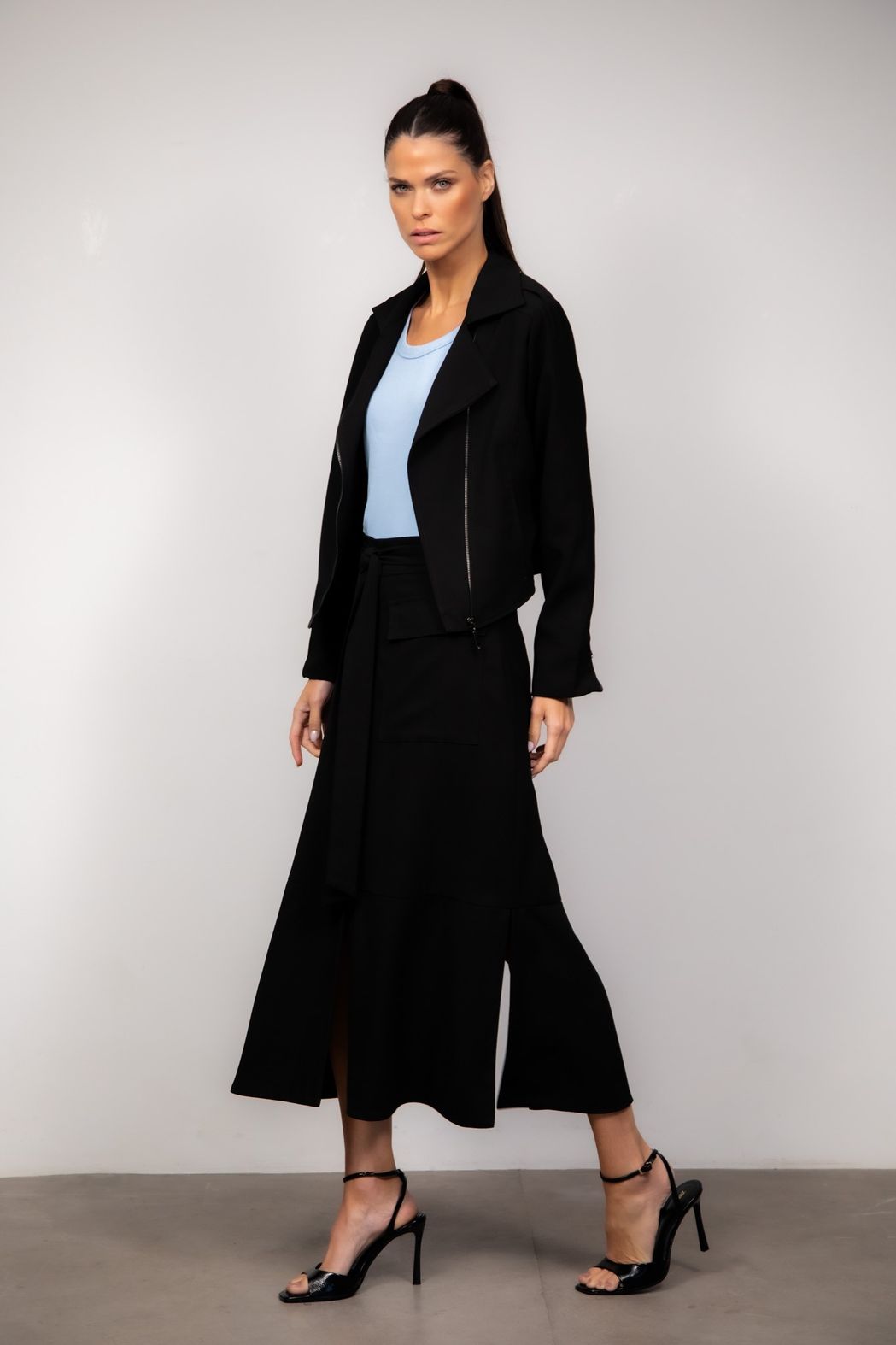 Saia Midi Crepe Preto Marcela