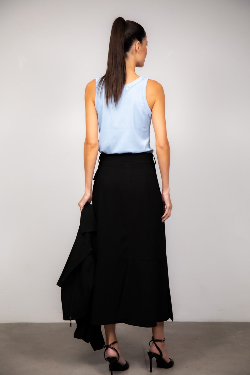 Saia Midi Crepe Preto Marcela