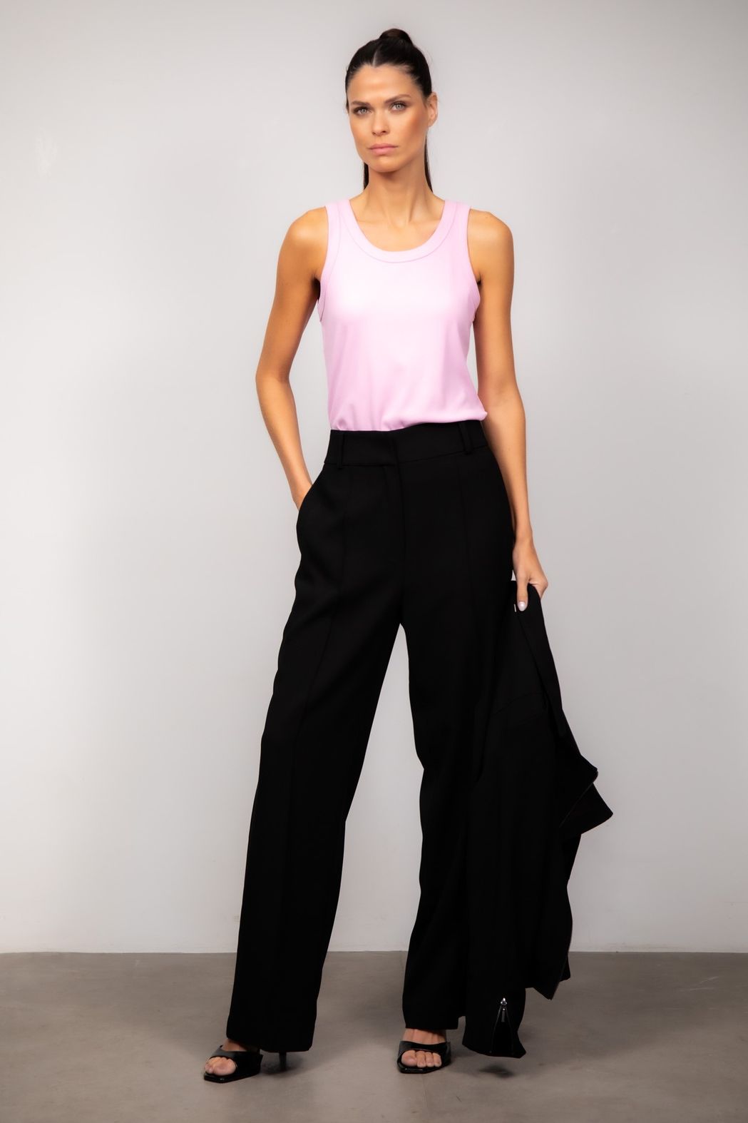 Calça Ampla Crepe Preto Marcela