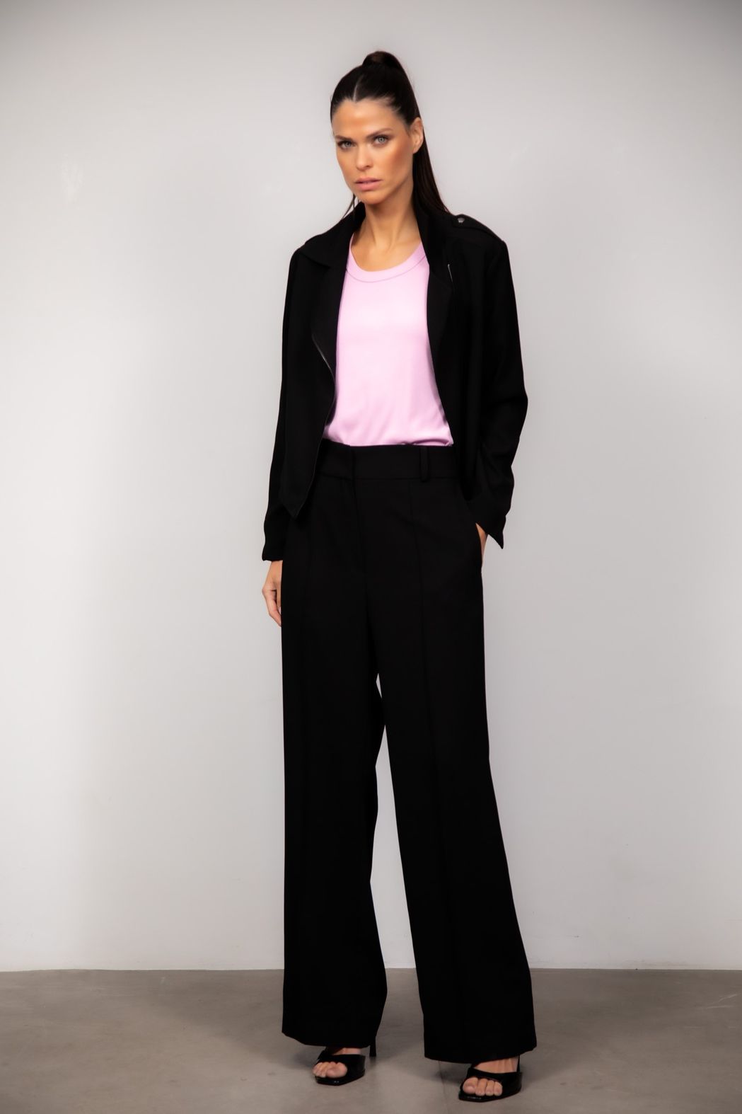 Calça Ampla Crepe Preto Marcela