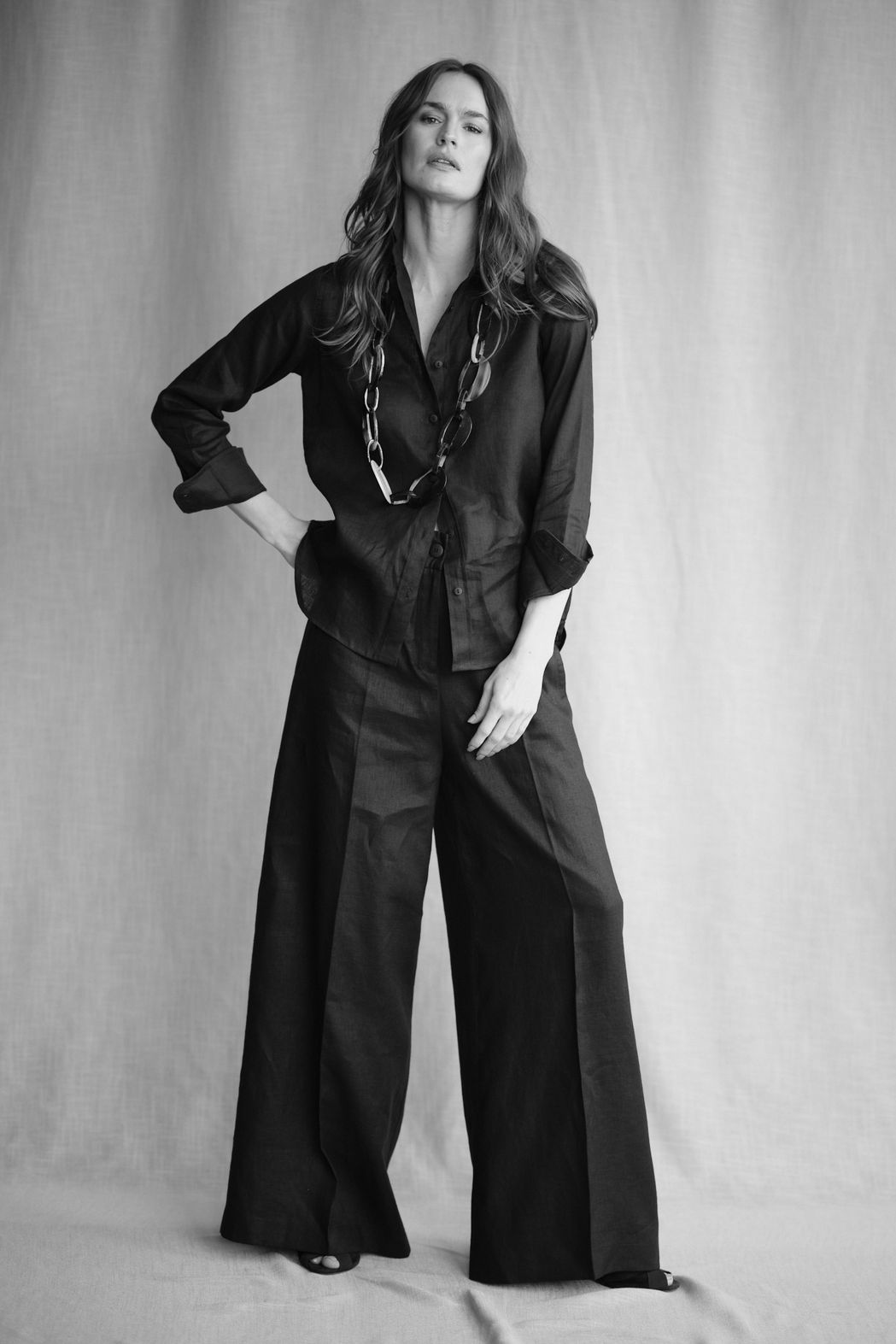 Calça Pantalona Linho Preto Valentina CB
