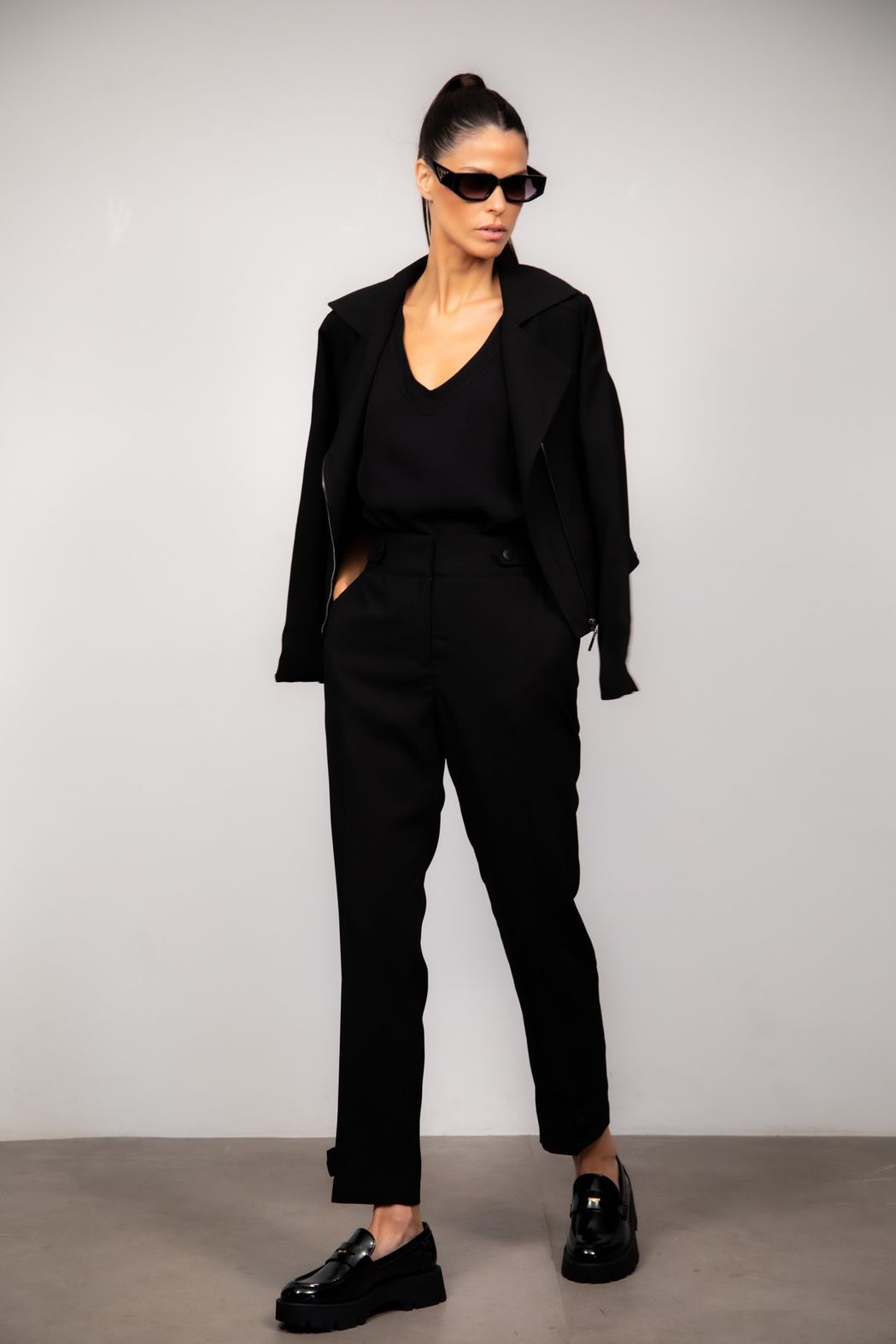 Calça Reta Crepe Preto Duda