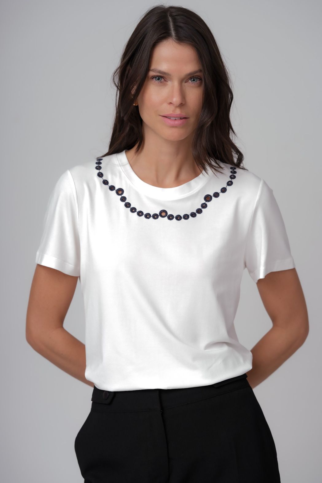 Blusa com Bordado Off White Elaine