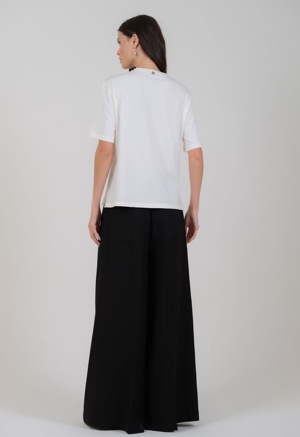 Camiseta Detalhes de Flores Off White Anna