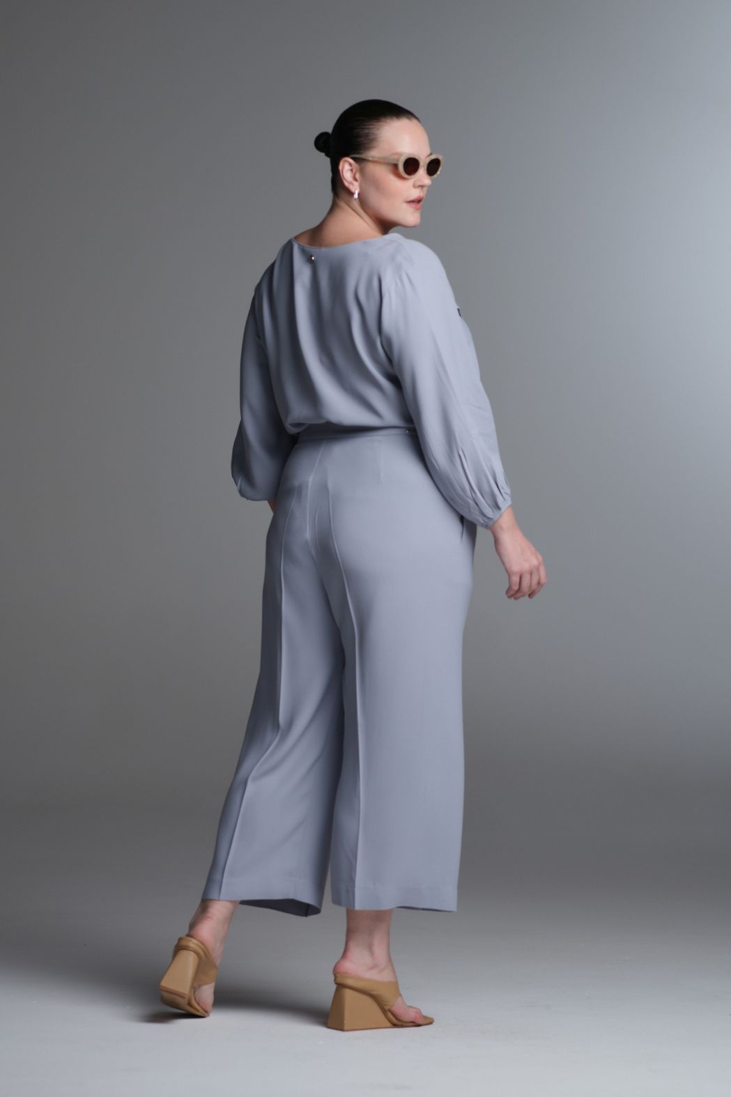 Calça com Transpasse Crepe Azul Elisa