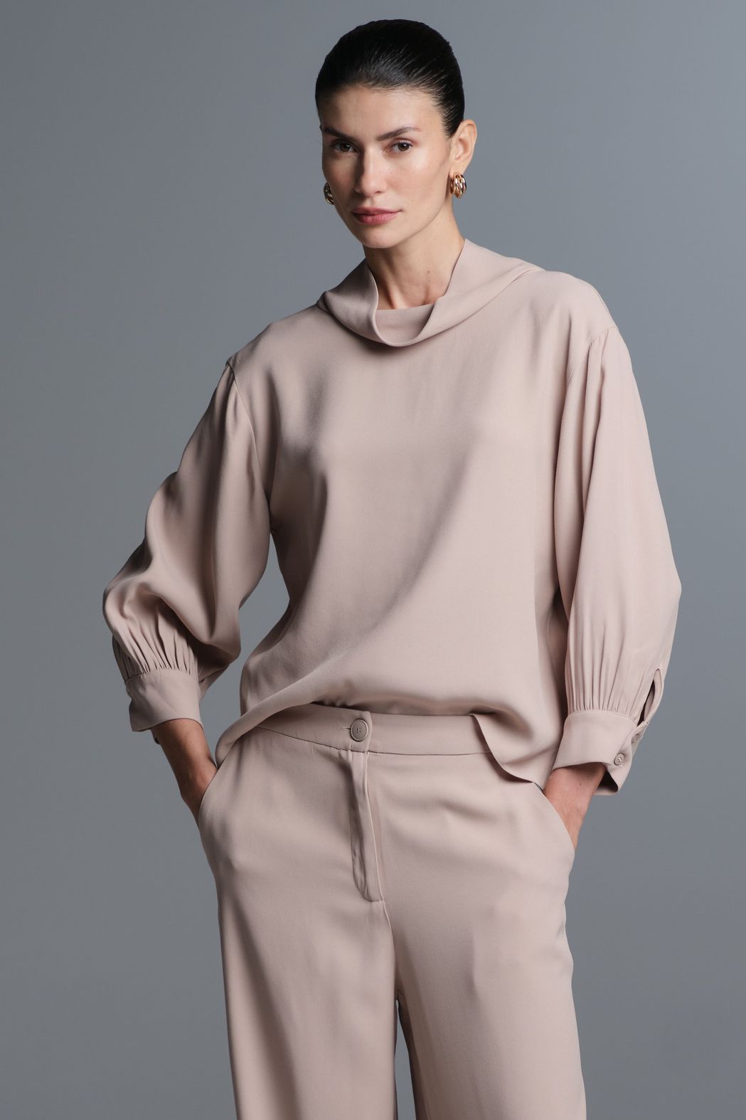 Blusa Gola Ampla Areia Antonella CB