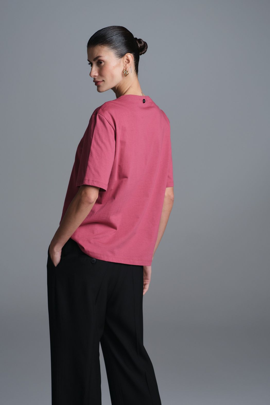 Camiseta Decote V Bordô Claudia