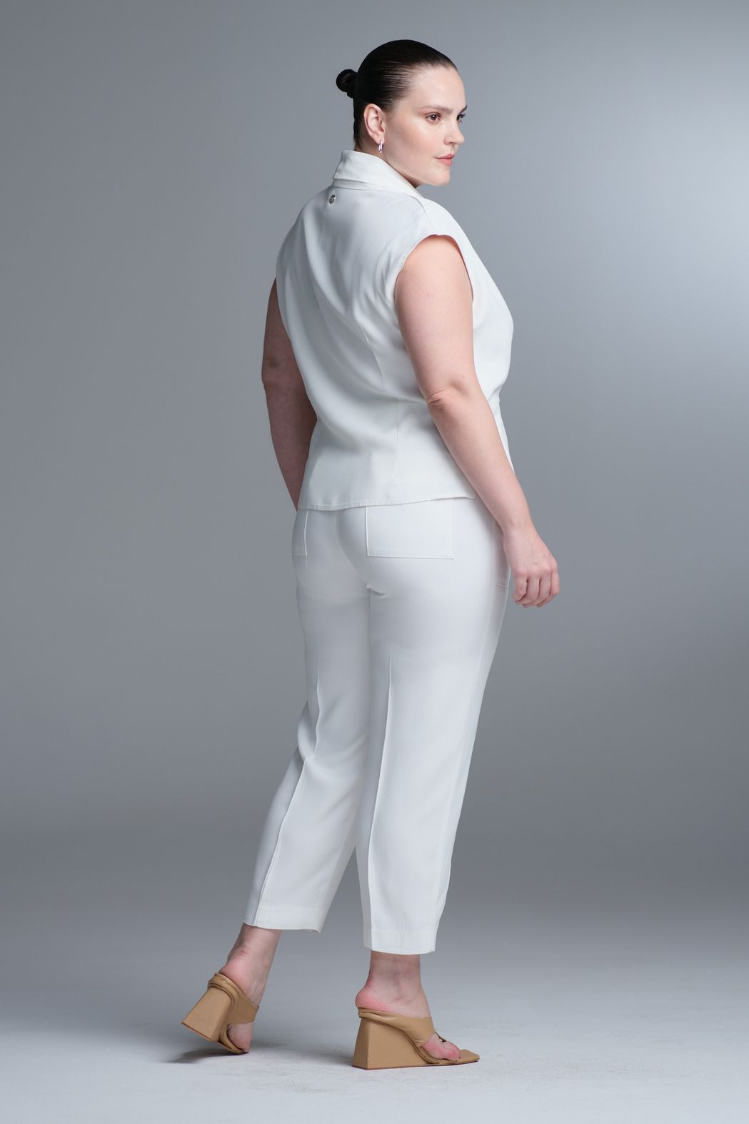 Calça em Crepe Off White Josefina