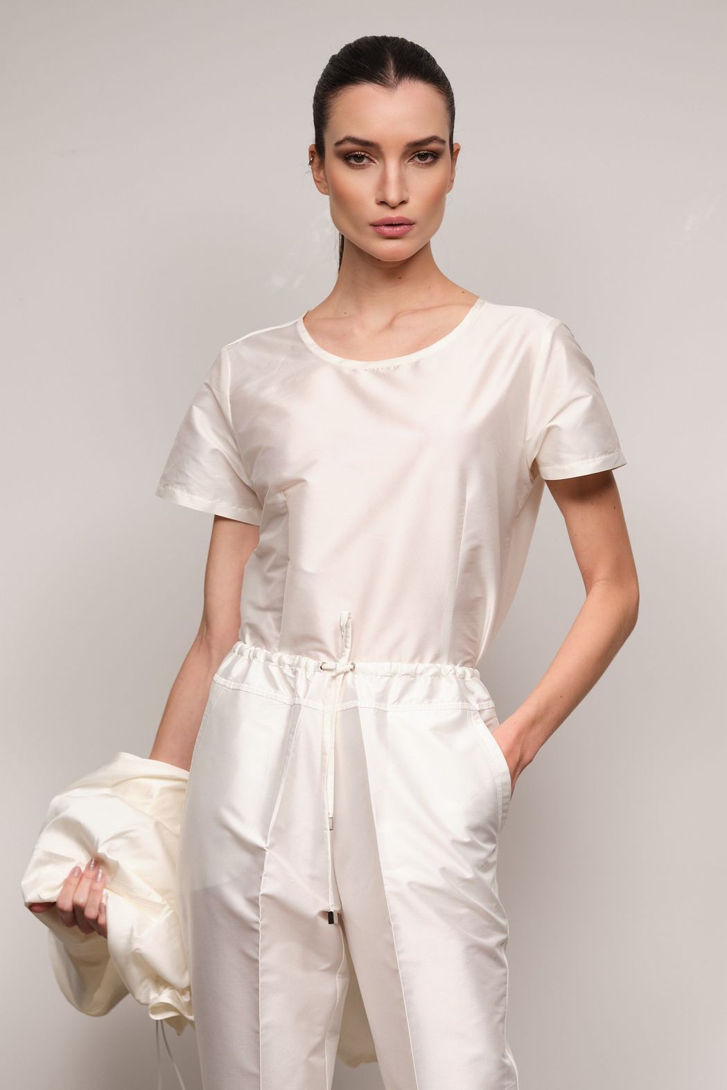Camiseta Tafetá e Malha Off White Caroline