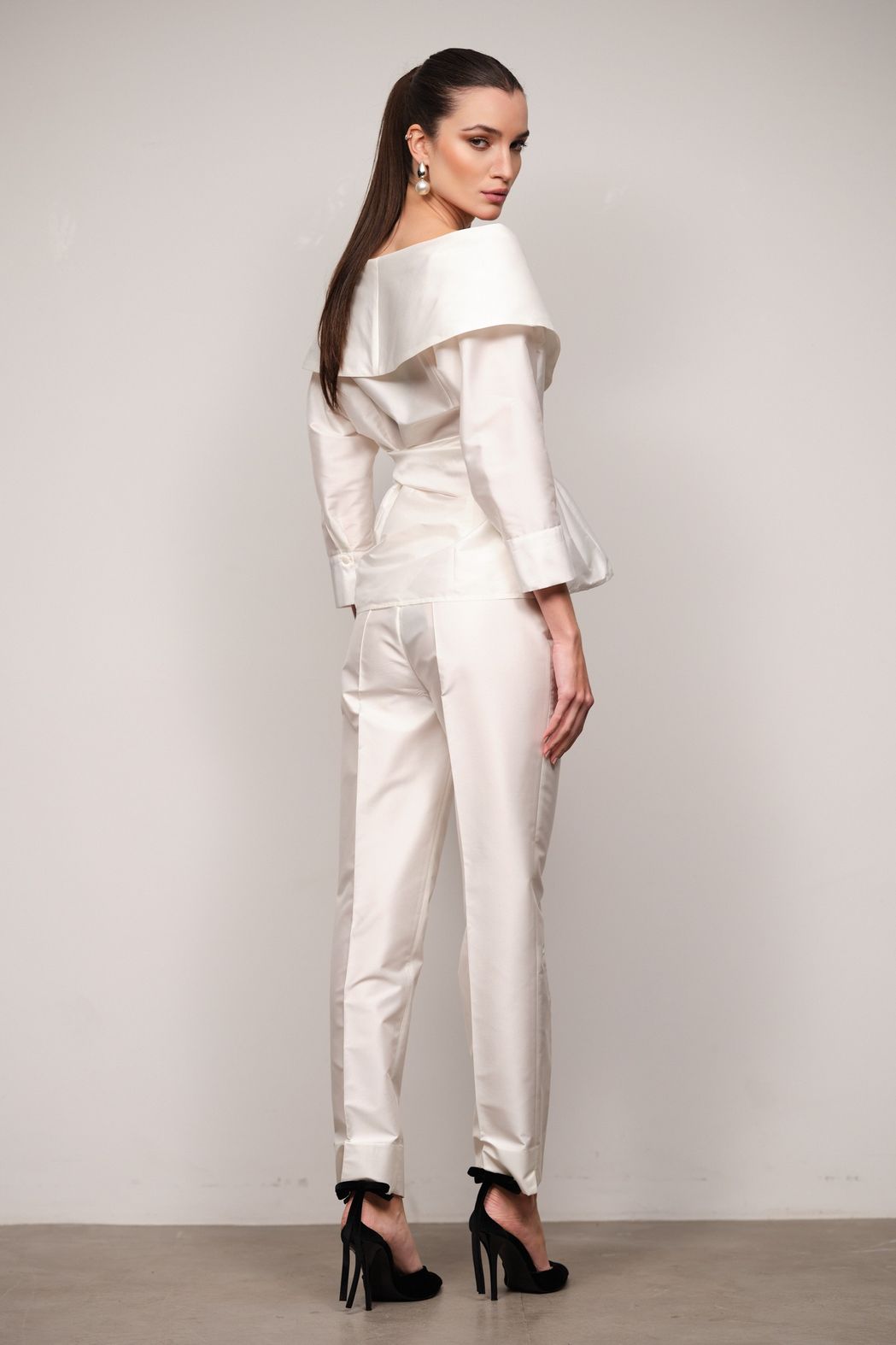 Calça Reta Tafetá  Off White Jackie