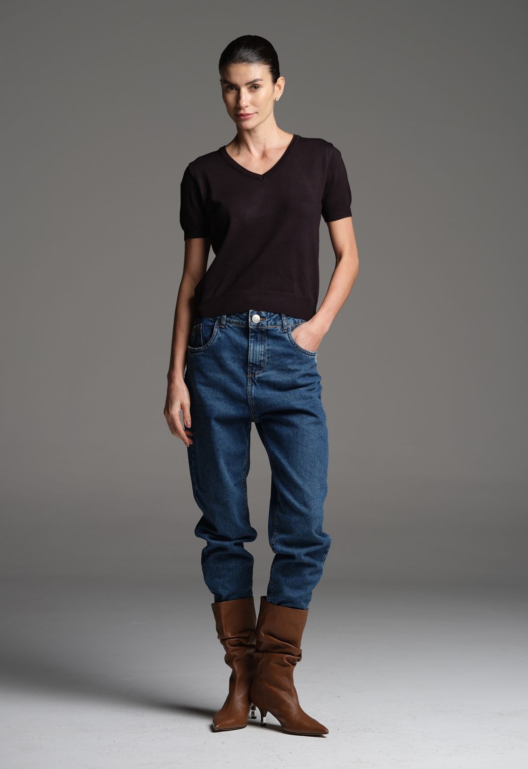 Blusa Trico Decote V Preto Madalena