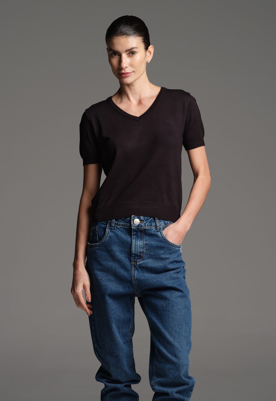 Blusa Trico Decote V Preto Madalena