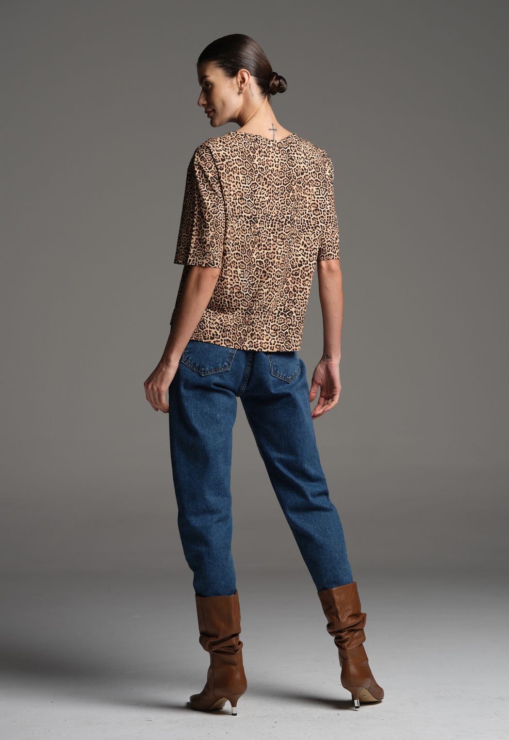 Blusa Malha Decote V Animal Print Emilia