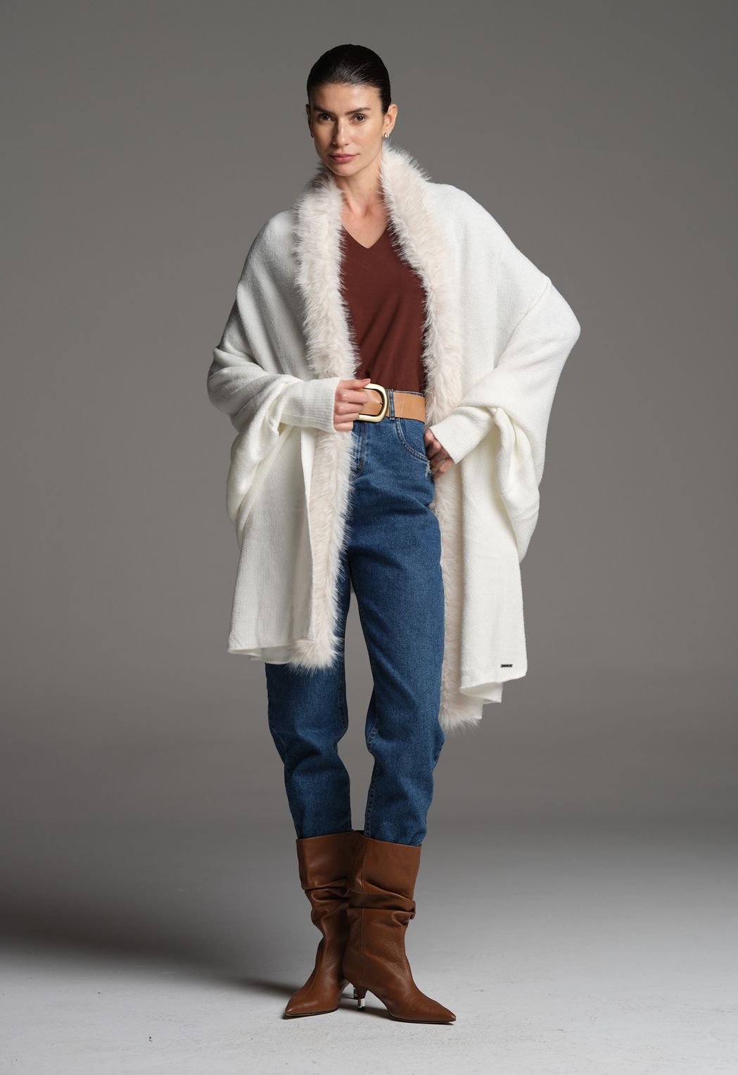 Poncho com Pelo Off White