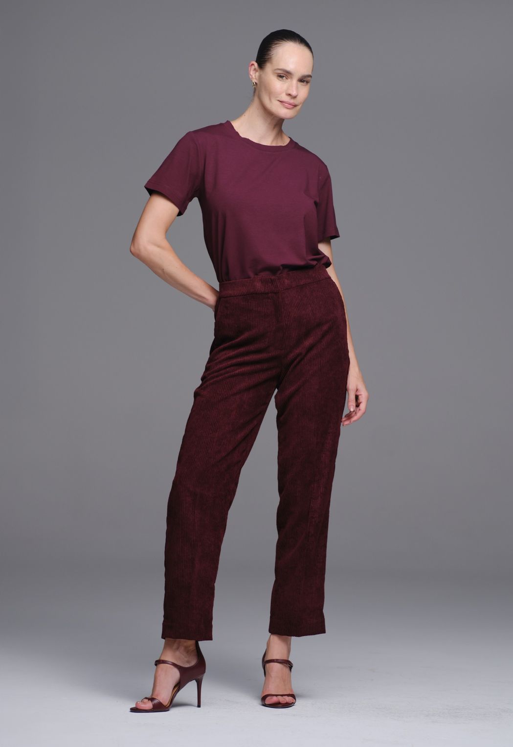 Calça Reta Veludo Cotele Burgundy Flávia