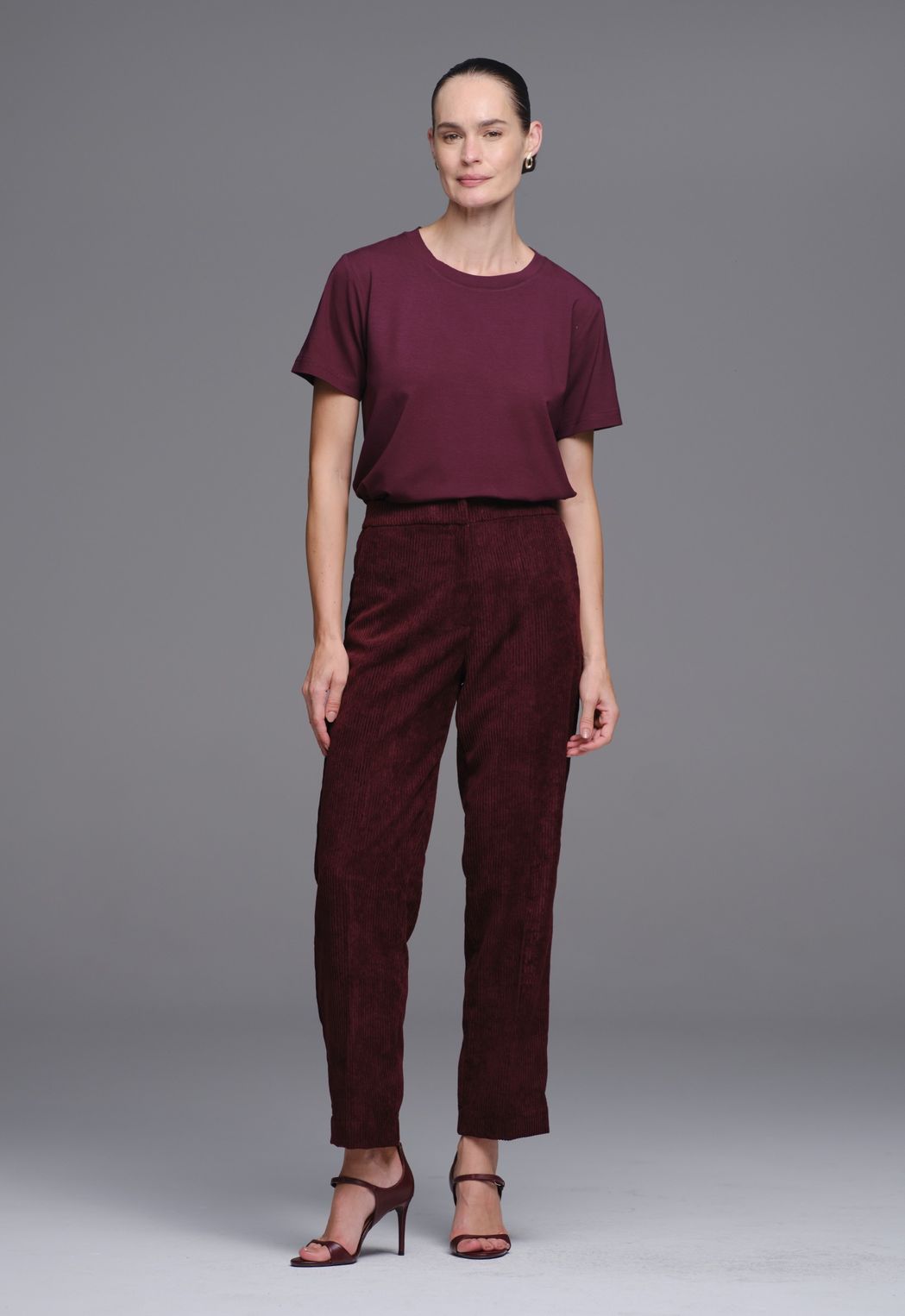 Calça Reta Veludo Cotele Burgundy Flávia