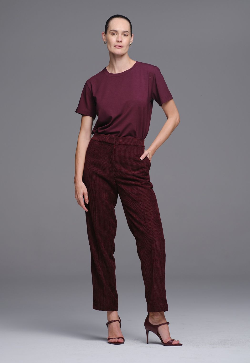 Calça Reta Veludo Cotele Burgundy Flávia