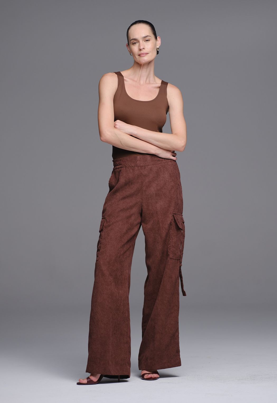 Calça Pantalona Cargo Veludo Cotele Isadora