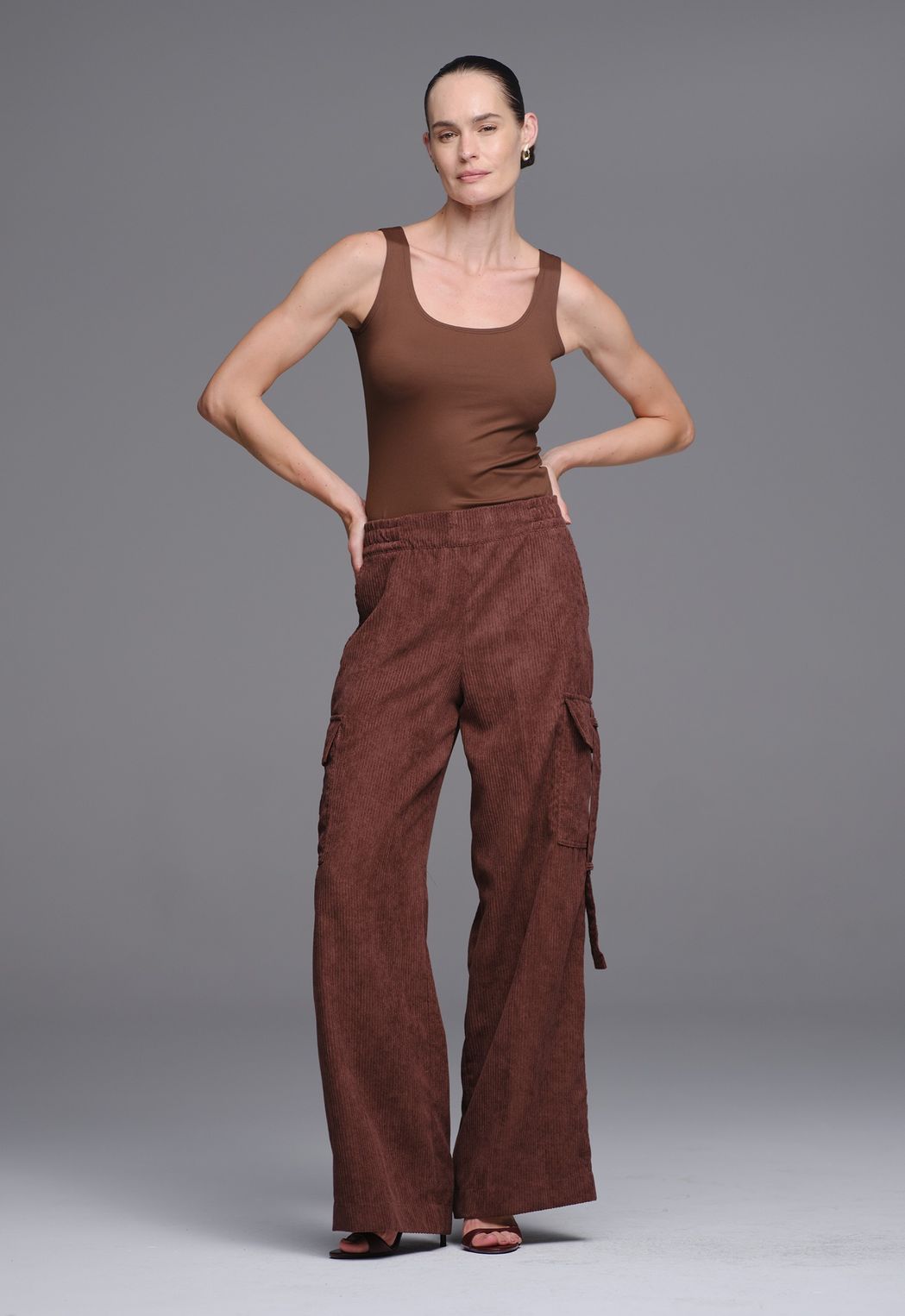 Calça Pantalona Cargo Veludo Cotele Isadora