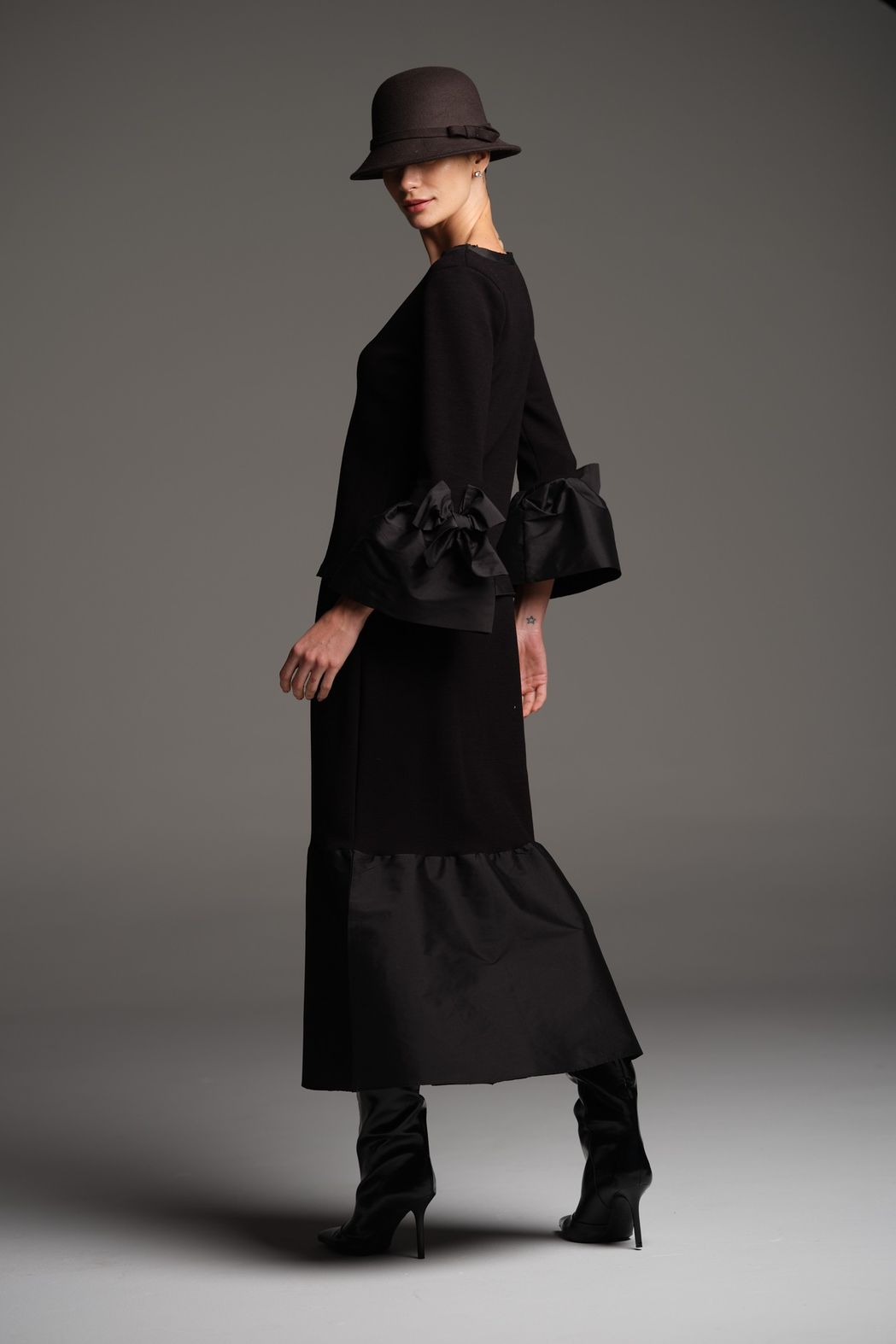 Blusa Malha Boucle com Tafetá Preto Zaya