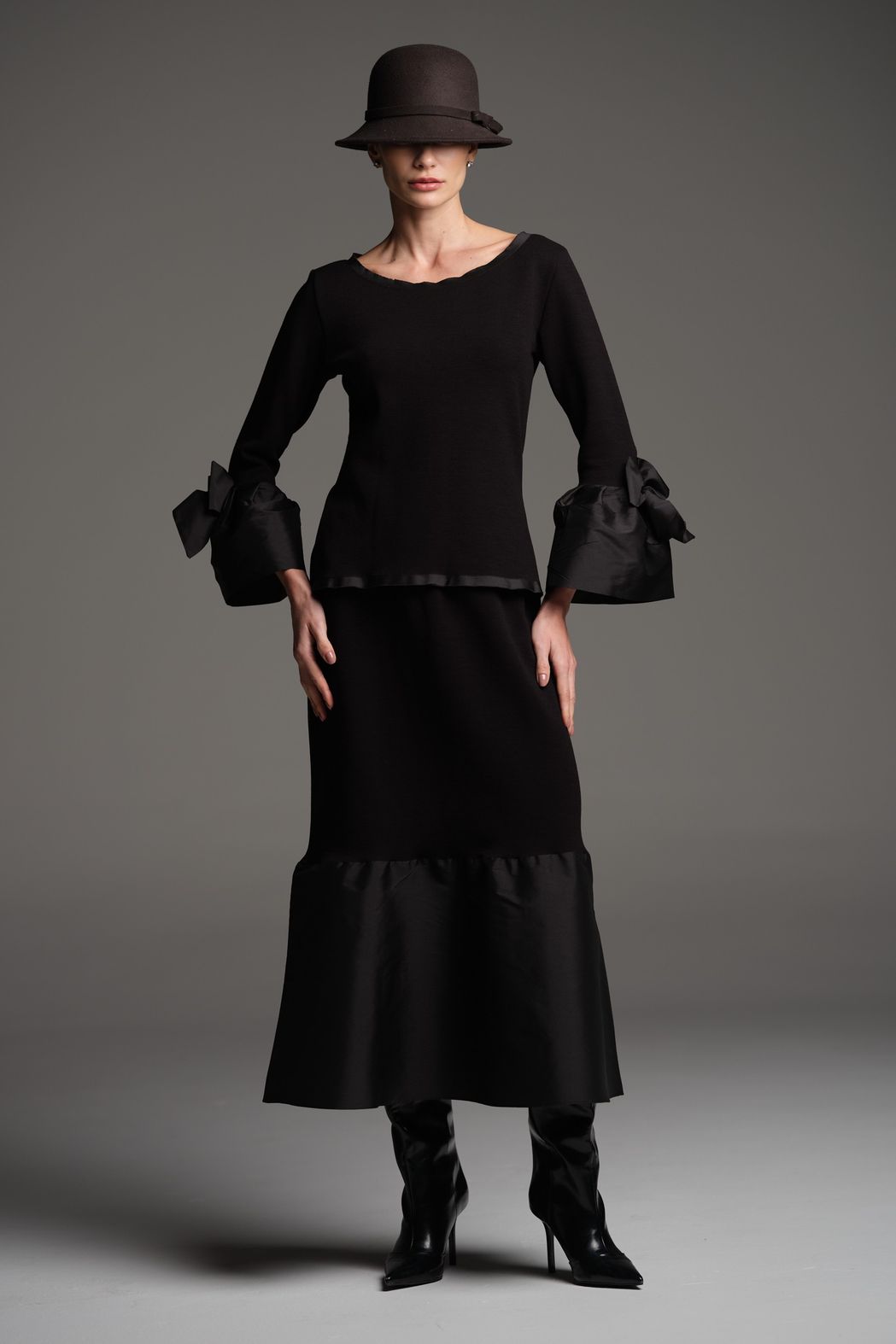 Blusa Malha Boucle com Tafetá Preto Zaya