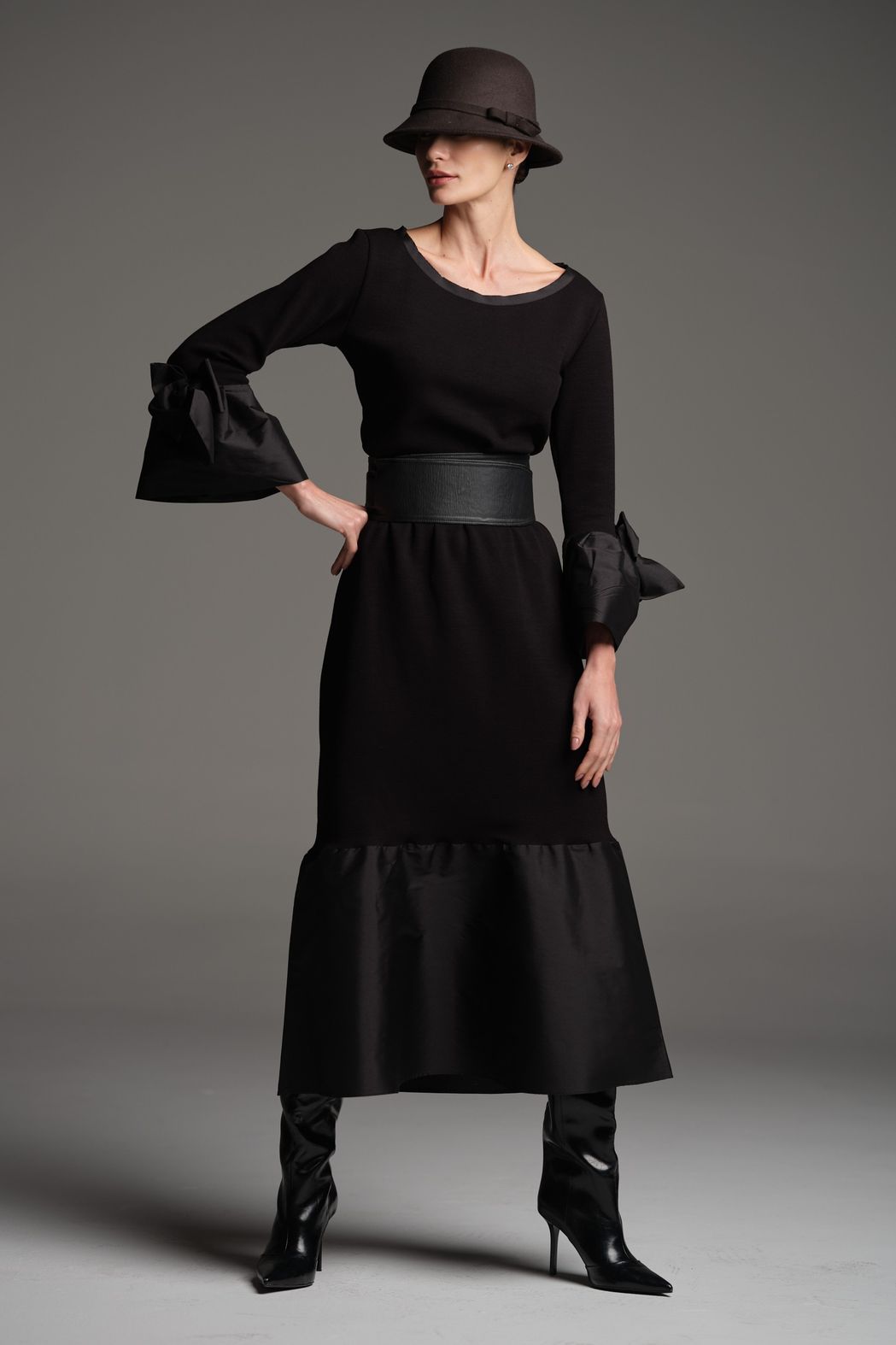 Blusa Malha Boucle com Tafetá Preto Zaya